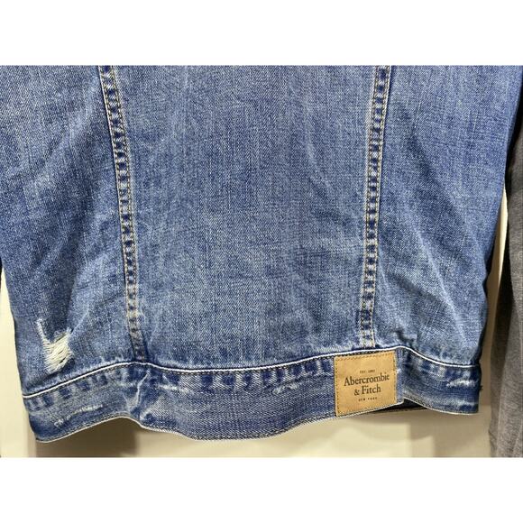 Abercrombie & Fitch Distressed Vintage Denim Jacket Hoodie Size Boy's Small 34" - Picture 10 of 12